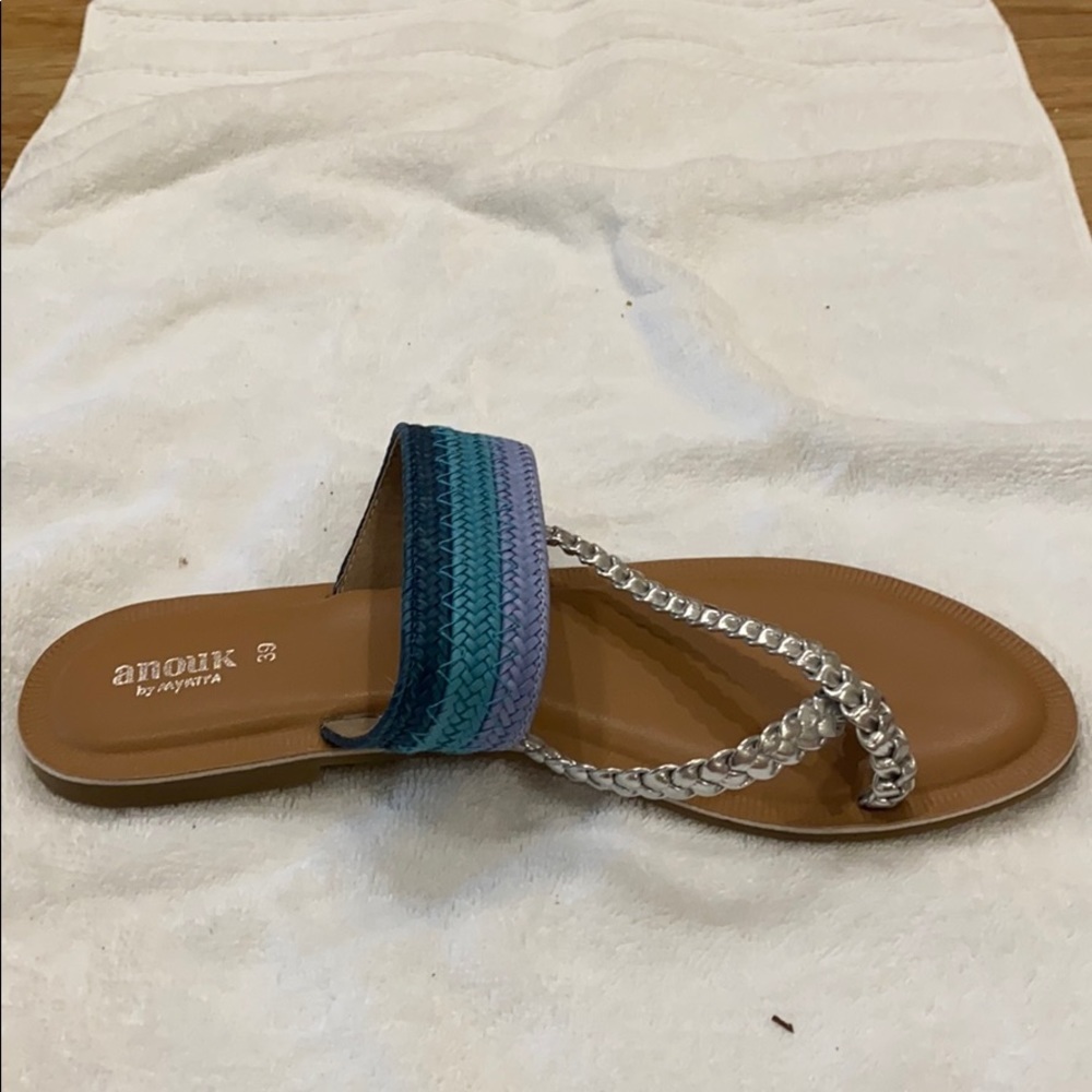 Flats - Picture 2 of 3
